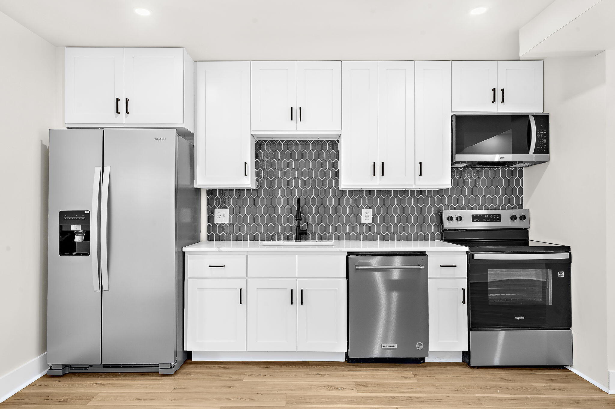 24 Blake Street, Unit B Charleston, SC 29403 - Photo 9 of 32 8-web-or-mls-DSC07535