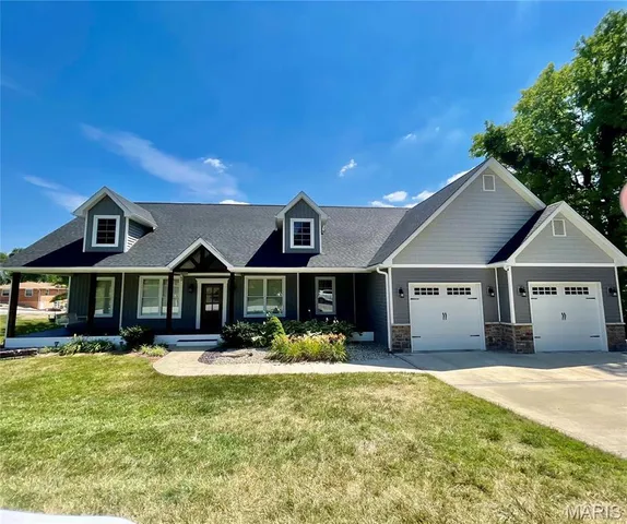 $3,250 | 2233 Wildwood Drive, Glen Carbon, IL 62034