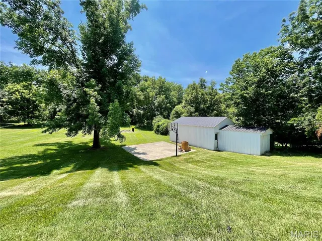 $3,250 | 2233 Wildwood Drive, Glen Carbon, IL 62034
