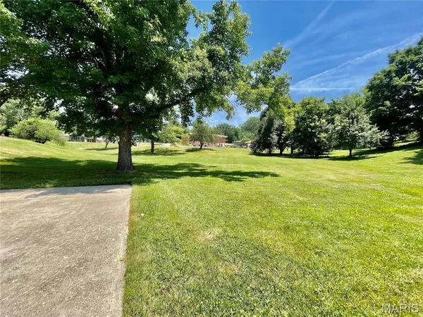 $3,250 | 2233 Wildwood Drive, Glen Carbon, IL 62034