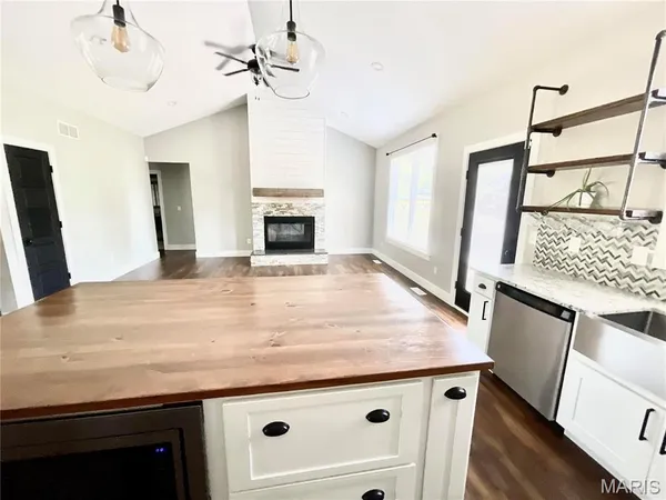 $3,250 | 2233 Wildwood Drive, Glen Carbon, IL 62034