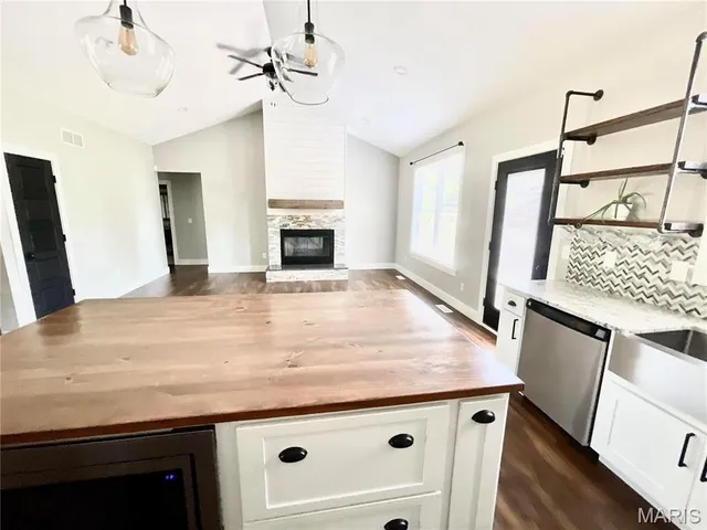 $3,250 | 2233 Wildwood Drive, Glen Carbon, IL 62034