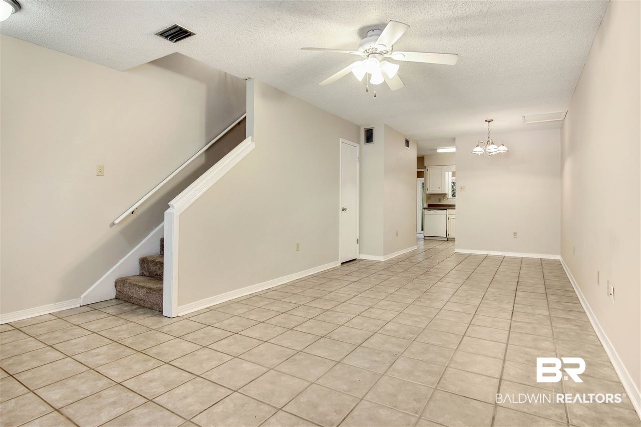 954 Dickenson Avenue Mobile, AL 36609 - Photo 3 of 26