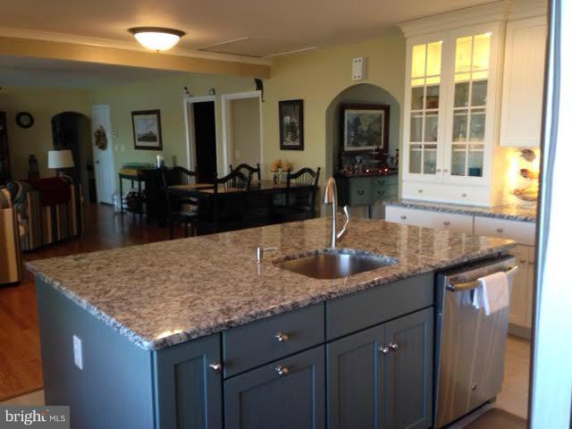 10805 River Road Denton, MD 21629 - Photo 9 of 29 Extensive Cabinetry