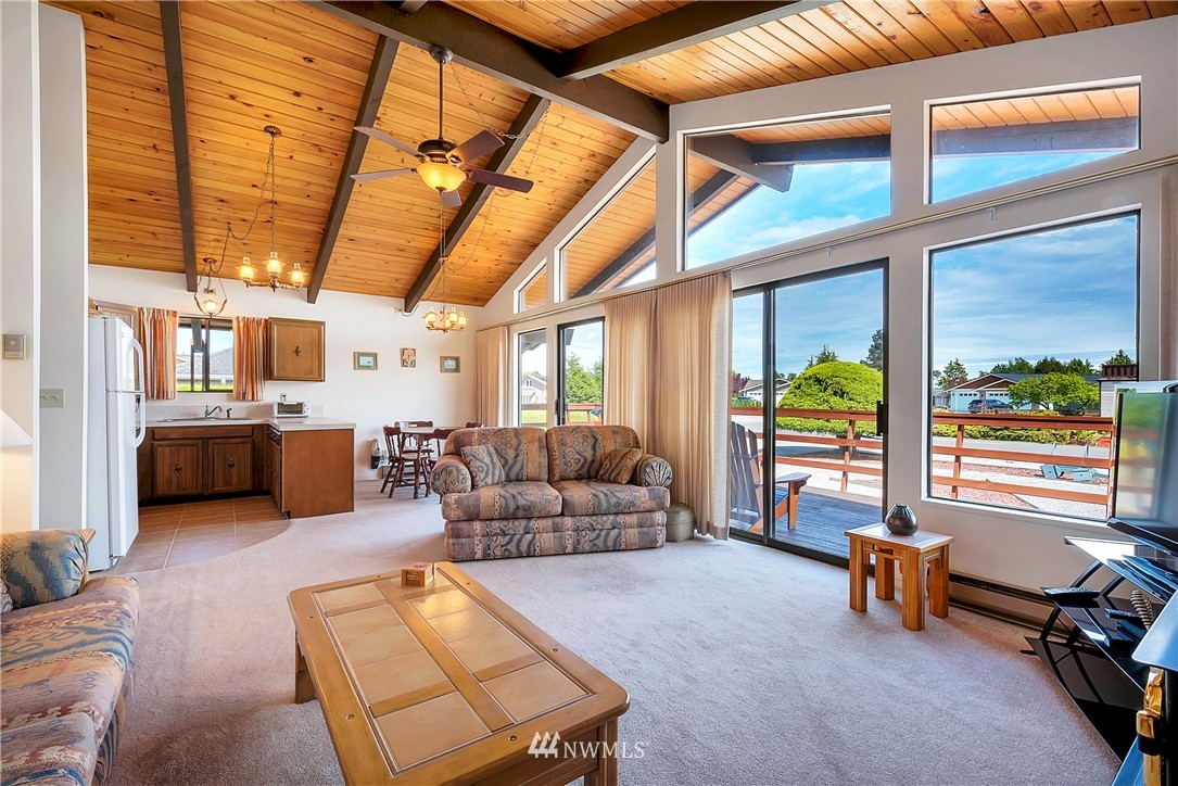 8249 Quinault Road Birch Bay, WA 98230 - Photo 2 of 22 Gallery Image 2