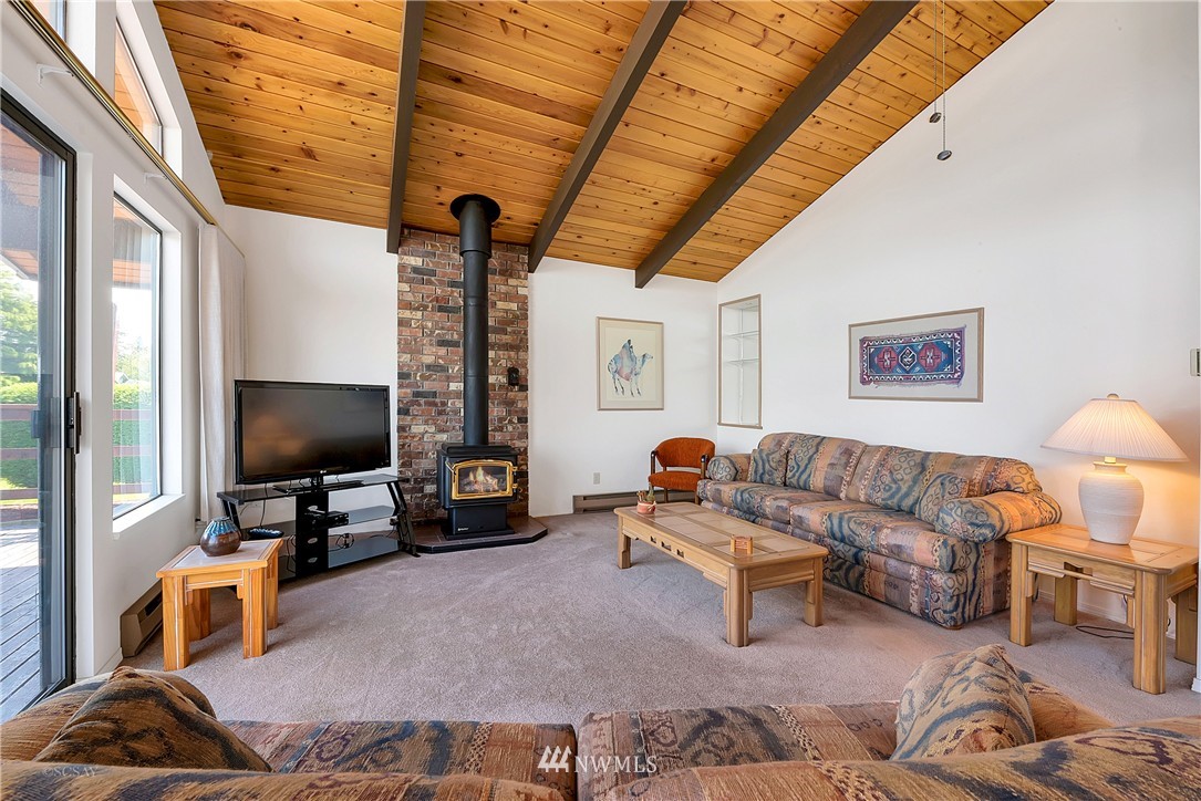 8249 Quinault Road Birch Bay, WA 98230 - Photo 3 of 22 Gallery Image 3