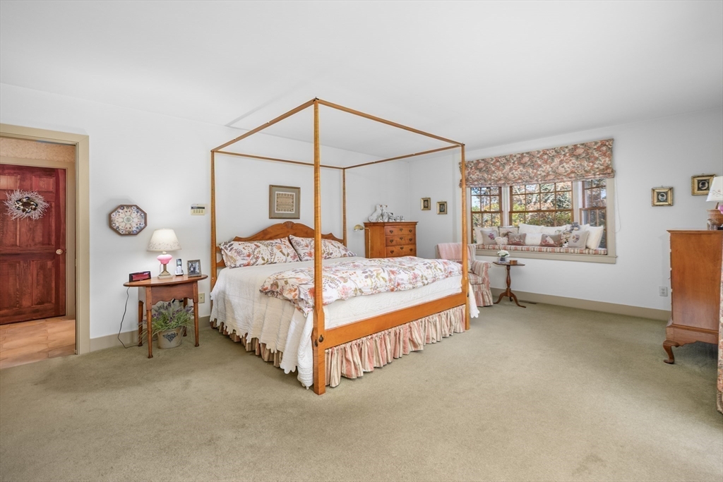 41 Court Street Chatham, MA 02650 - Photo 12 of 38