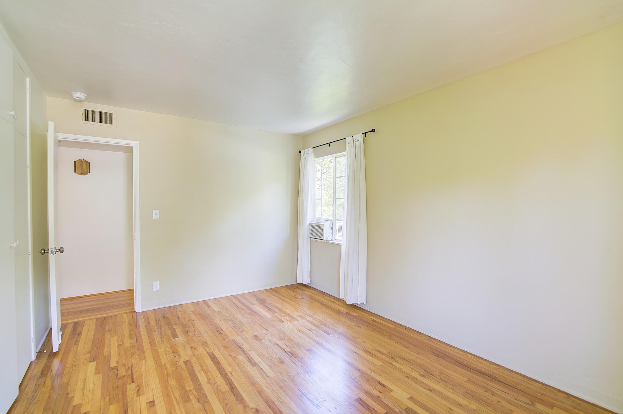 1802 Loma Street Santa Barbara, CA 93103 - Photo 25 of 26 Bed 3