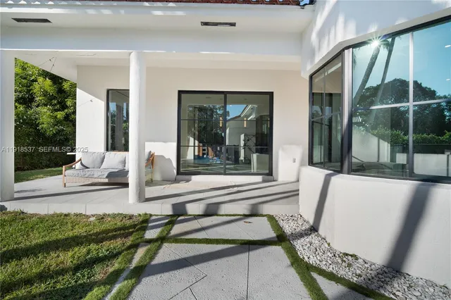 $2,250,000 | 18326 Southwest 83rd Place, Palmetto Bay, FL 33157