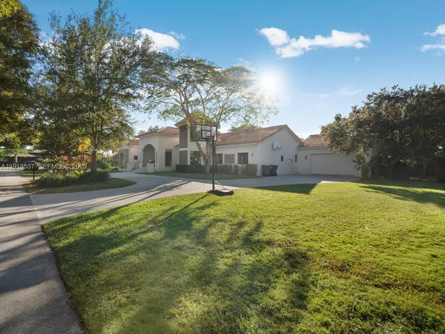 $2,250,000 | 18326 Southwest 83rd Place, Palmetto Bay, FL 33157