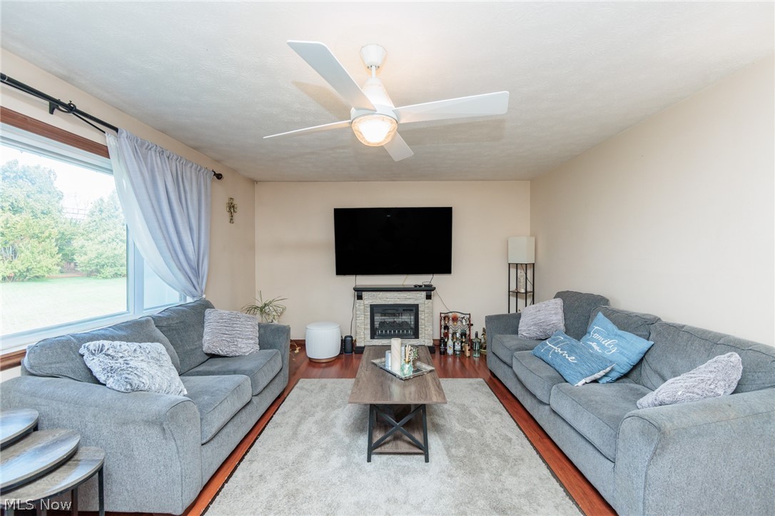 19157 Howe Road Strongsville, OH 44136 - Photo 6 of 46
