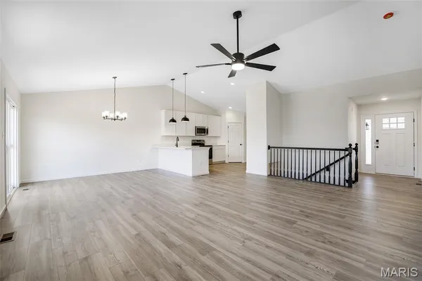 $351,094 | 18430 Boone Rdg Mnr Drive, Truesdale, MO 63380