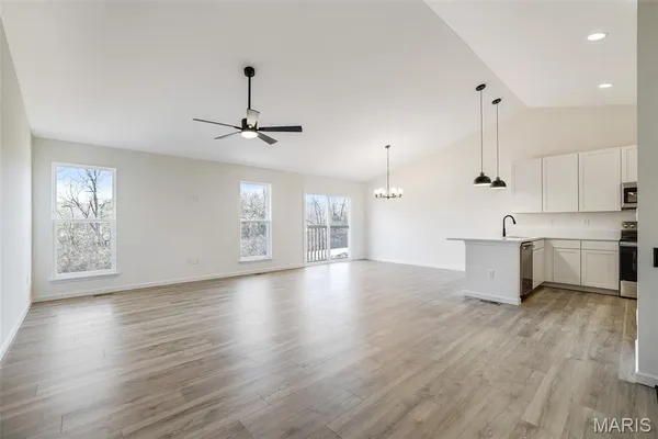 $351,094 | 18430 Boone Rdg Mnr Drive, Truesdale, MO 63380