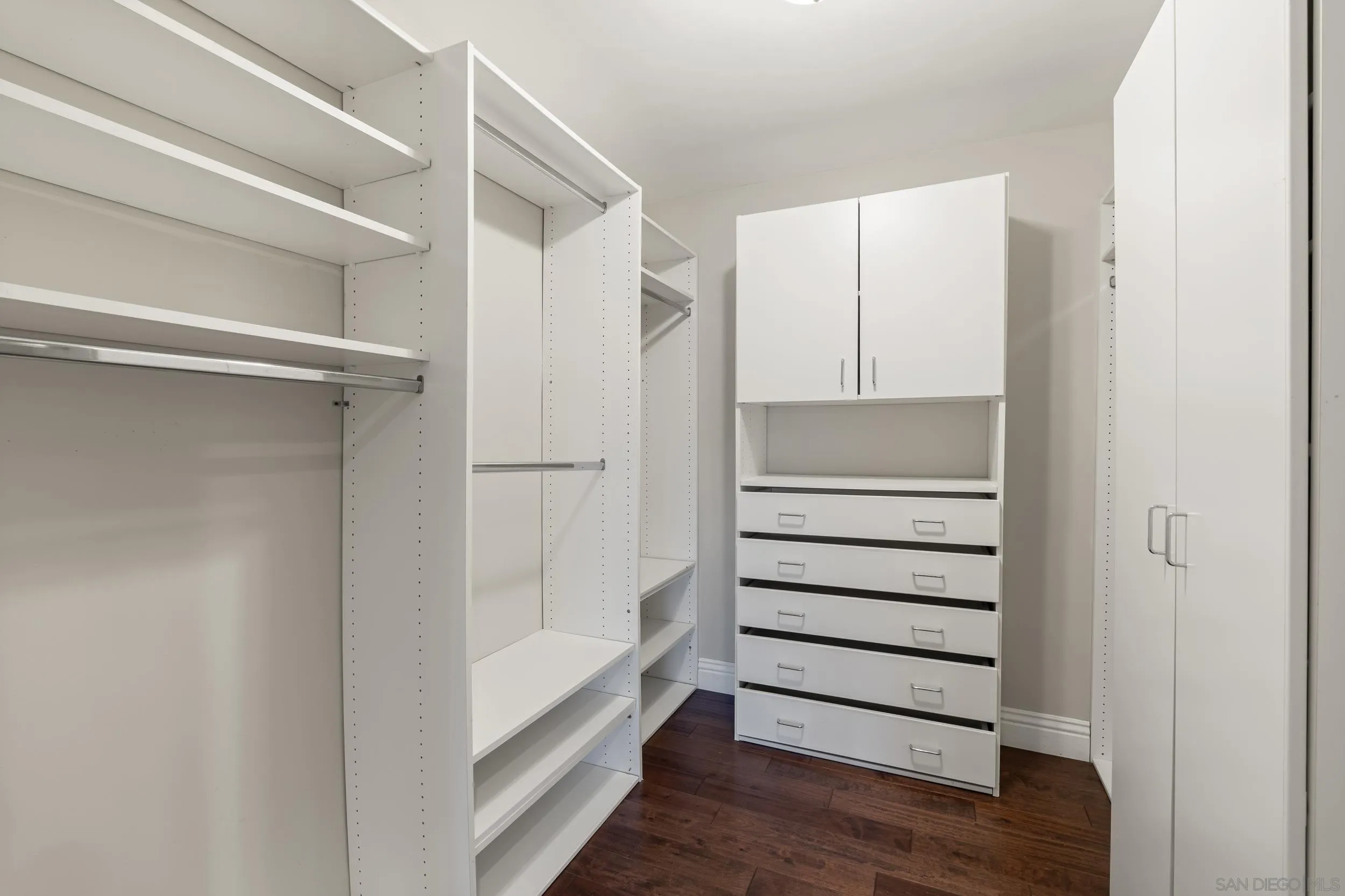 16551 Zumaque Street Rancho Santa Fe, CA 92067 - Photo 22 of 58 Primary closet