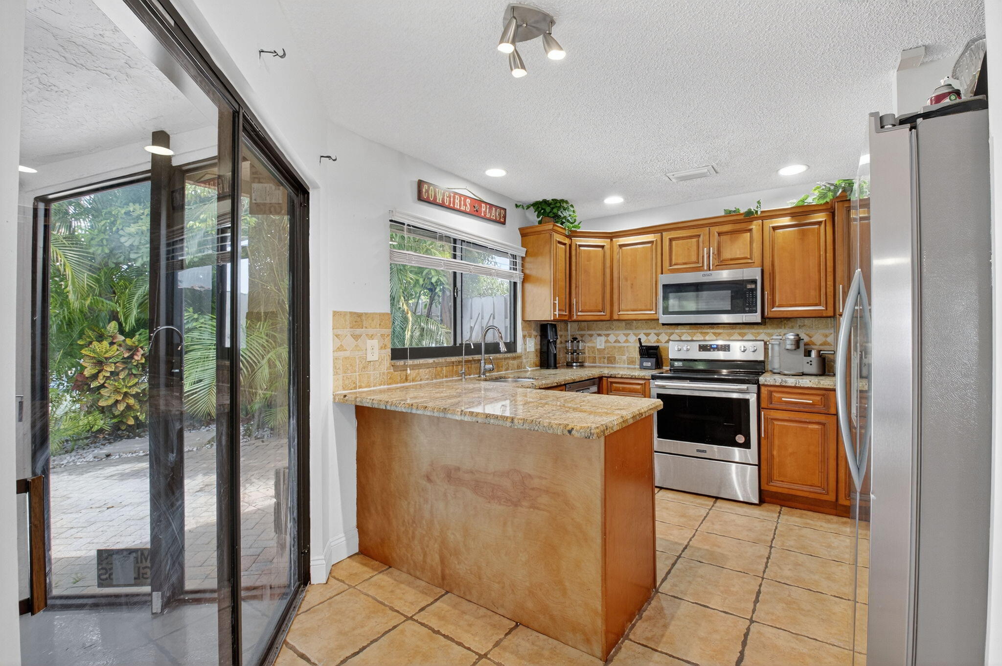 9667 Sunny Isle Circle Boca Raton, FL 33428 - Photo 13 of 46 18-web-or-mls-DSC_0649