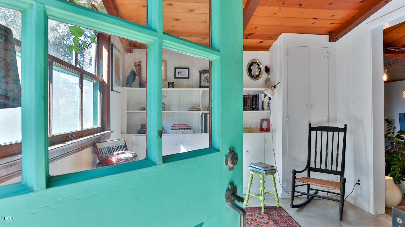 9525 Reverie Road Tujunga, CA 91042 - Photo 13 of 47