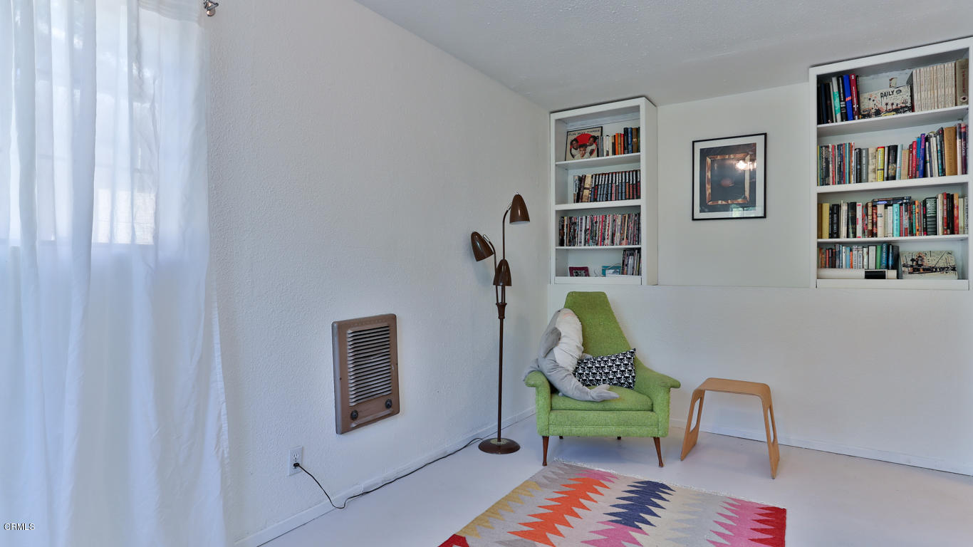 9525 Reverie Road Tujunga, CA 91042 - Photo 28 of 47 a living room with furniture