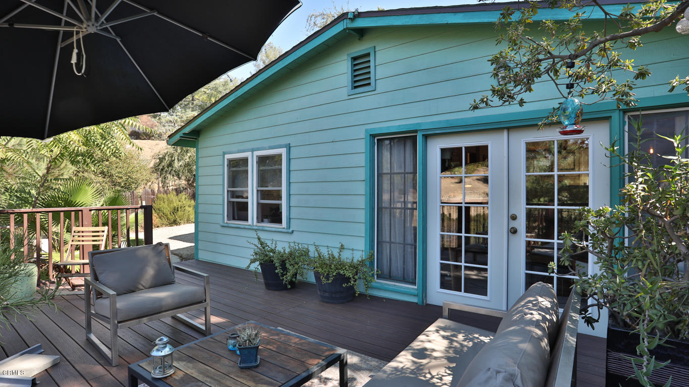 9525 Reverie Road Tujunga, CA 91042 - Photo 32 of 47 a backyard of a house with seating space