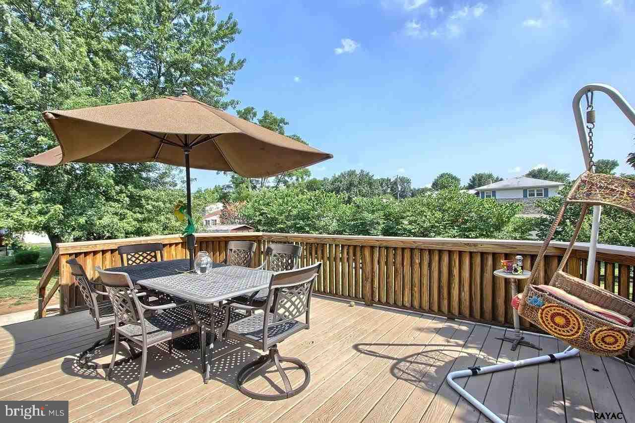 1751 Sapphire Road York, PA 17408 - Photo 7 of 27 Gallery Image 7