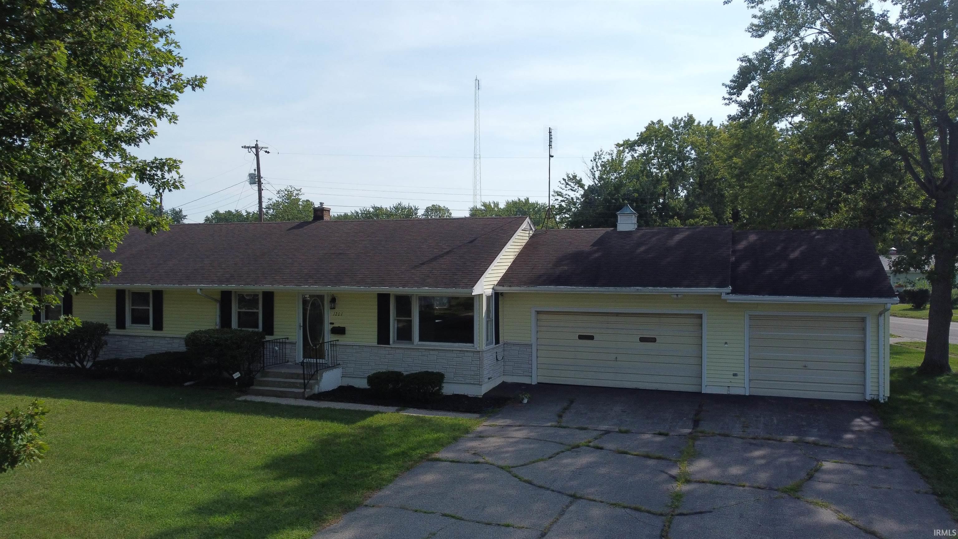 1201 Jackson Boulevard Rochester, IN 46975 - Photo 2 of 38 Gallery Image 2