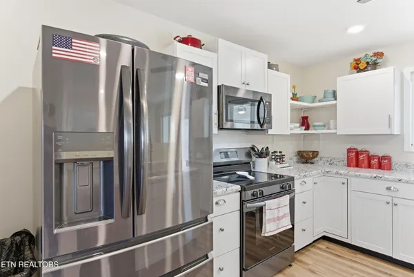 $619,900 | 6911 Fairview Road, Corryton, TN 37721