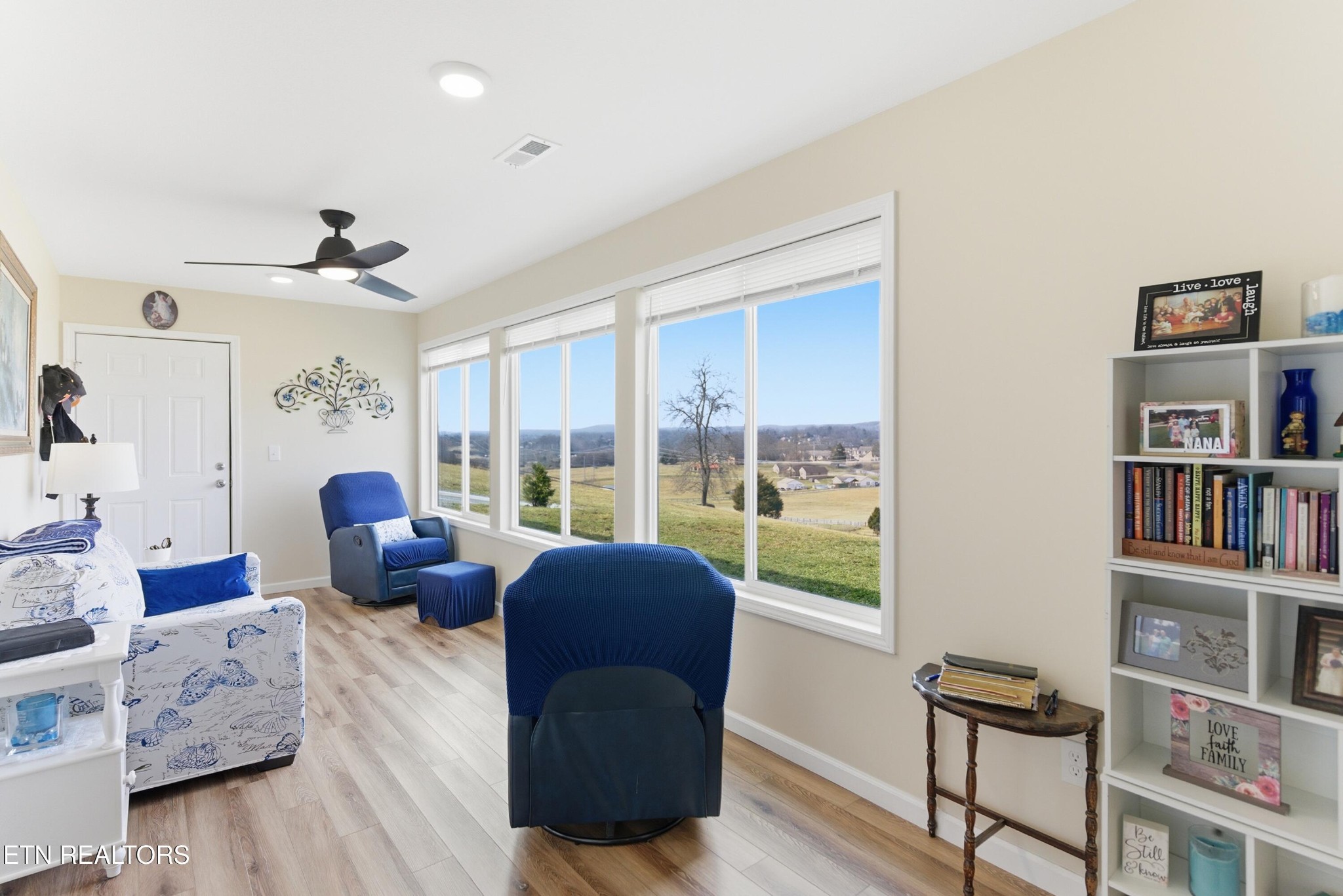 6911 Fairview Road Corryton, TN 37721 - Photo 4 of 30 a living room with furniture and a large window