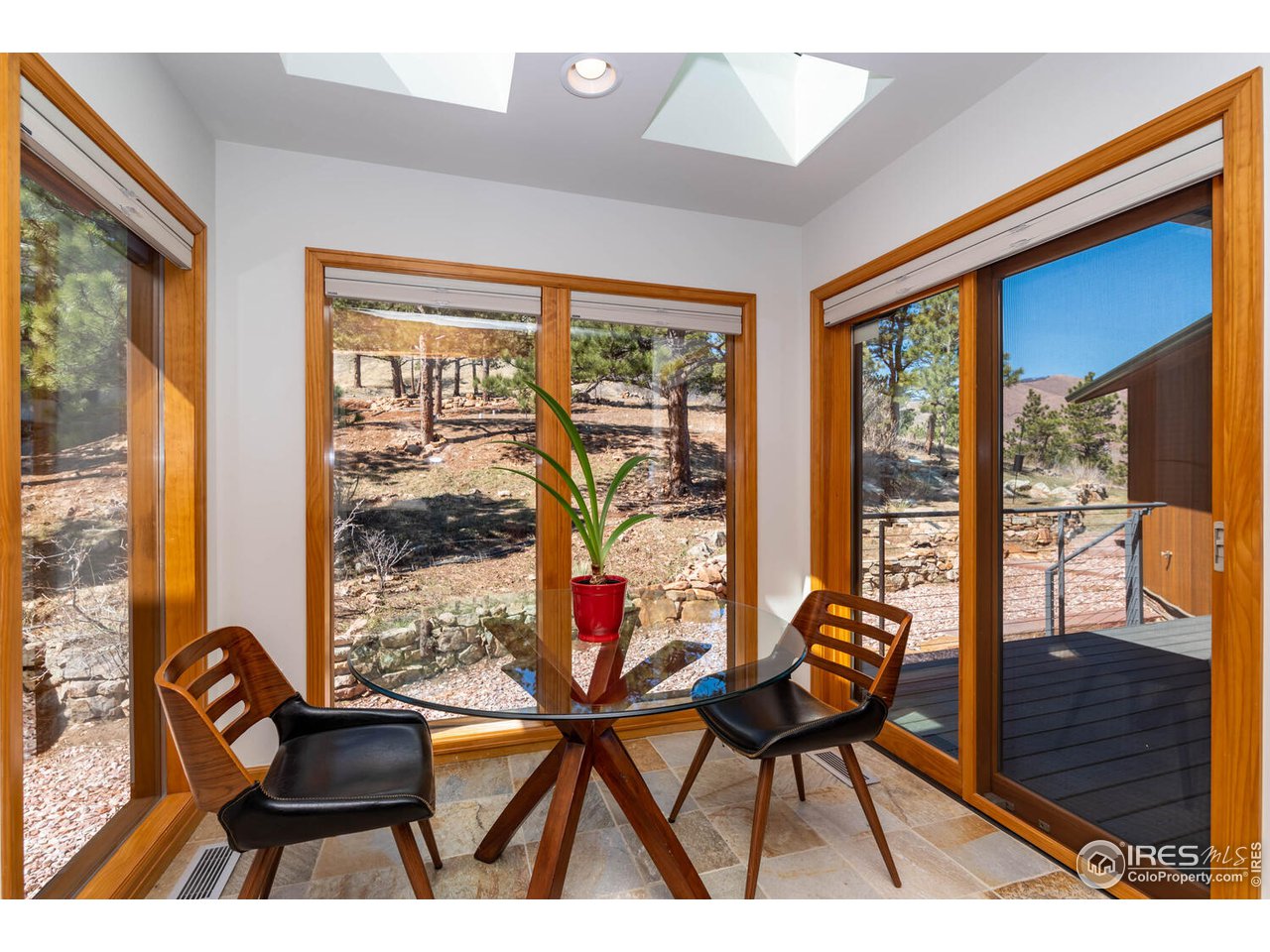 8553 West Fork Road Boulder, CO 80302 - Photo 11 of 37 Kitchen eating nook