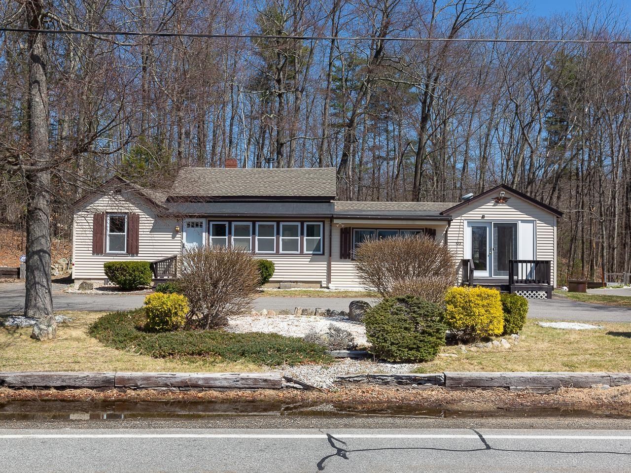 122 Wash Pond Road Hampstead, NH 03841 - Photo 2 of 17