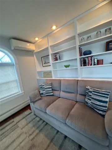 $3,200 | 67 Lawrence Court, Tiverton, RI 02878