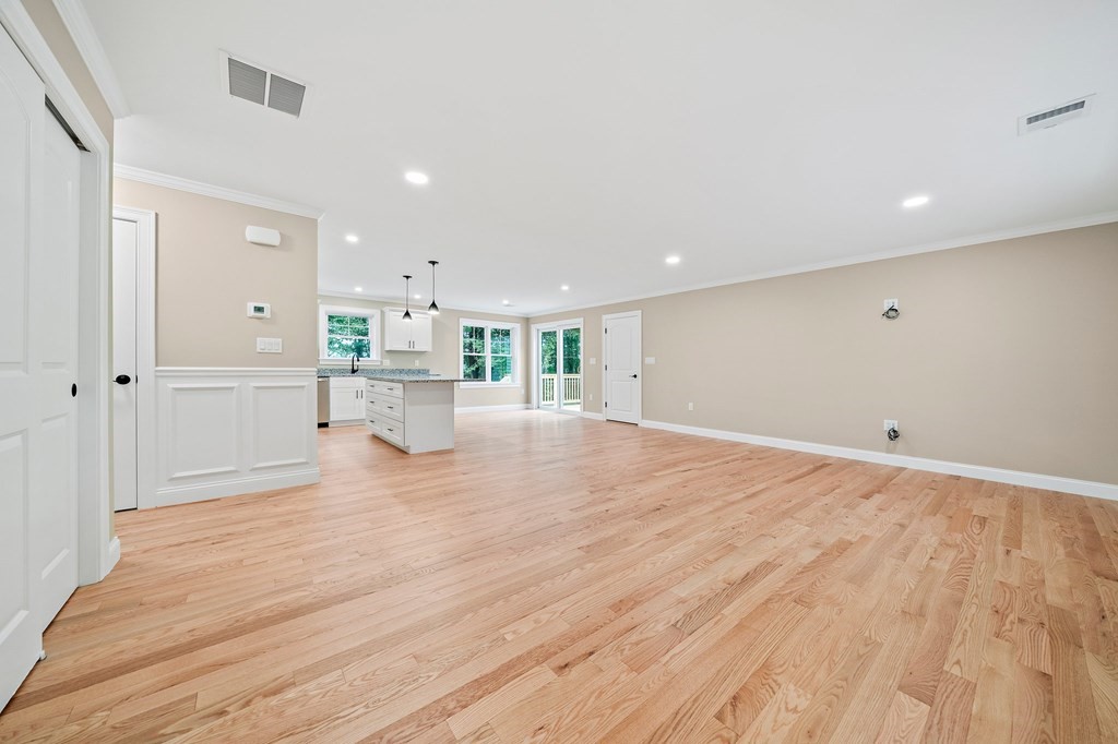 23 Ridge Avenue Pembroke, MA 02359 - Photo 4 of 35 Gallery Image 4