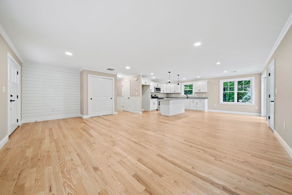 23 Ridge Avenue Pembroke, MA 02359 - Photo 5 of 35 Gallery Image 5