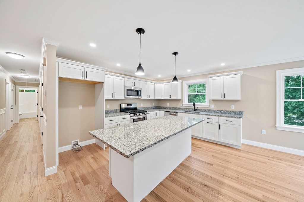 23 Ridge Avenue Pembroke, MA 02359 - Photo 7 of 35 Gallery Image 7