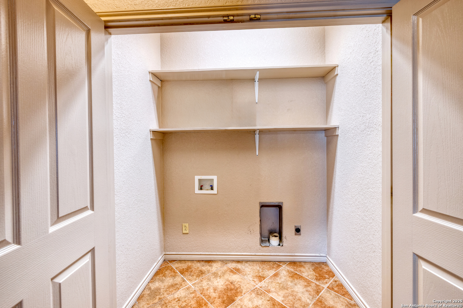 3 Briar Court Uvalde, TX 78801 - Photo 25 of 27 a view of small space