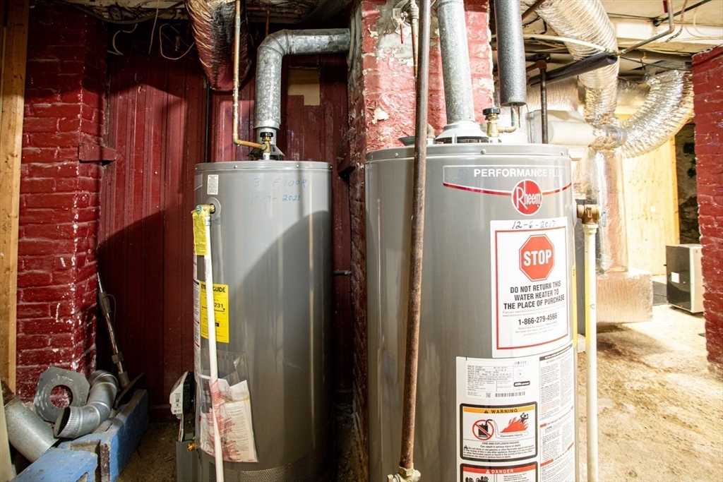 27 Gagnon Street Fall River, MA 02723 - Photo 36 of 39