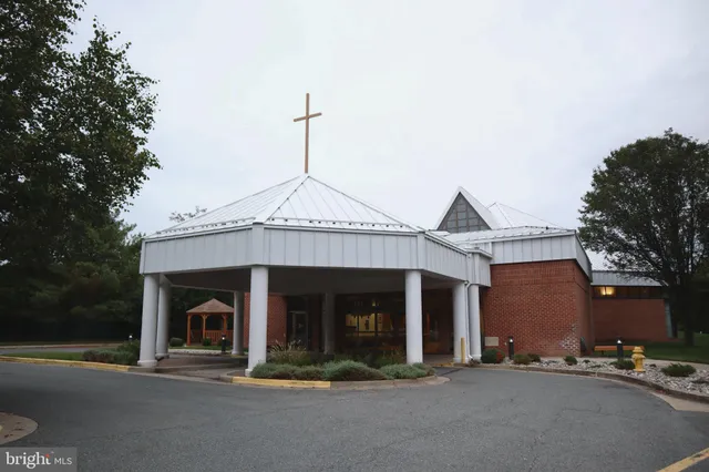 $235,000 | 15107 Interlachen Drive, Unit 2119, Silver Spring, MD 20906