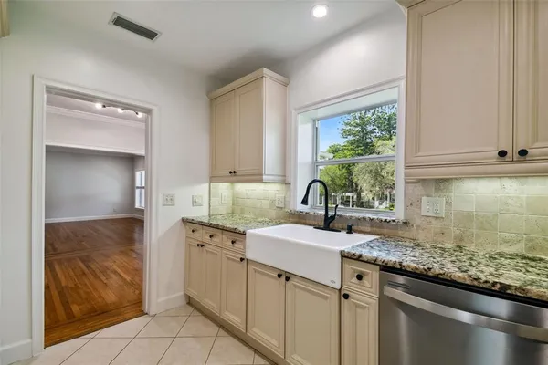 $6,500 | 2918 West Coachman Avenue, Tampa, FL 33611