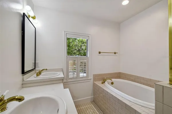$6,500 | 2918 West Coachman Avenue, Tampa, FL 33611