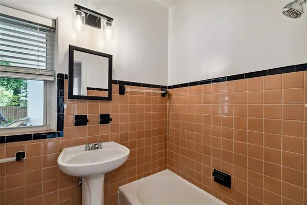 $6,500 | 2918 West Coachman Avenue, Tampa, FL 33611
