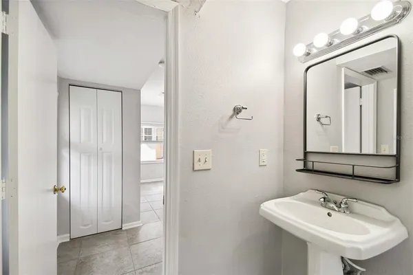 $6,500 | 2918 West Coachman Avenue, Tampa, FL 33611