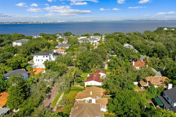 $6,500 | 2918 West Coachman Avenue, Tampa, FL 33611