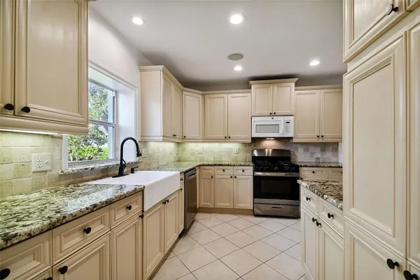 $6,500 | 2918 West Coachman Avenue, Tampa, FL 33611