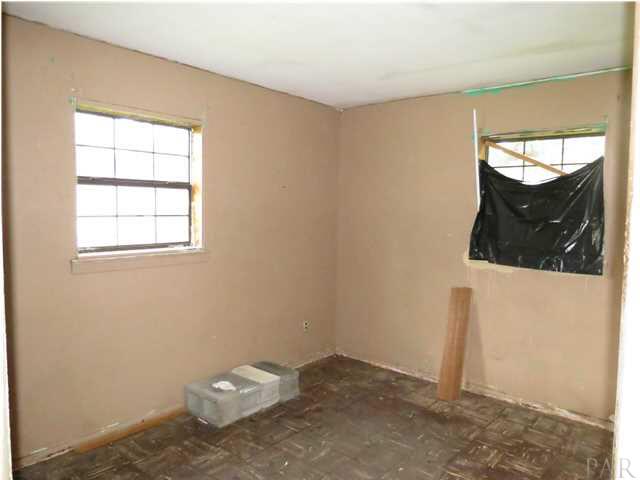 4477 East Montclair Road Pensacola, FL 32505 - Photo 6 of 9 Gallery Image 6