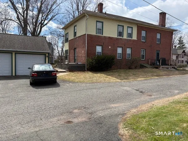 $1,100 | 916 Windsor Avenue, Unit 2W, Windsor, CT 06095