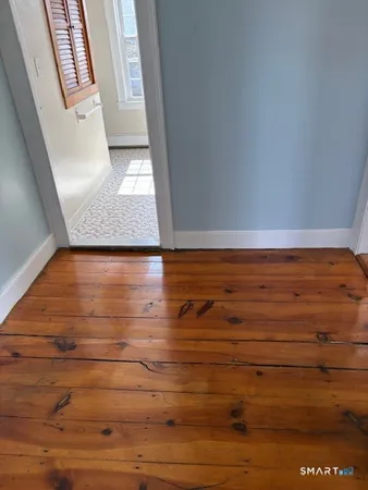 $1,100 | 916 Windsor Avenue, Unit 2W, Windsor, CT 06095