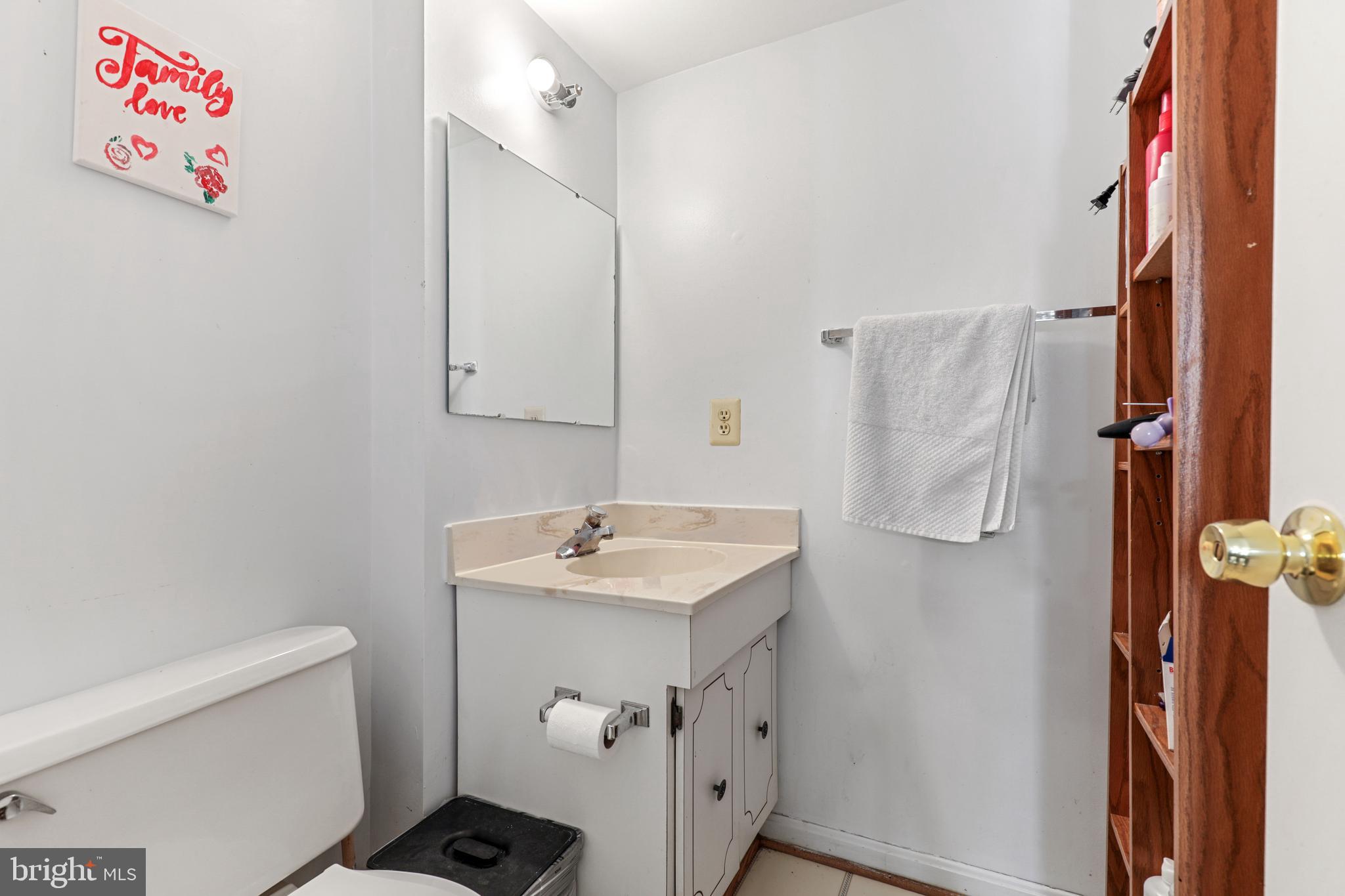 8076 Powderbrook Lane Springfield, VA 22153 - Photo 13 of 20 Gallery Image 13