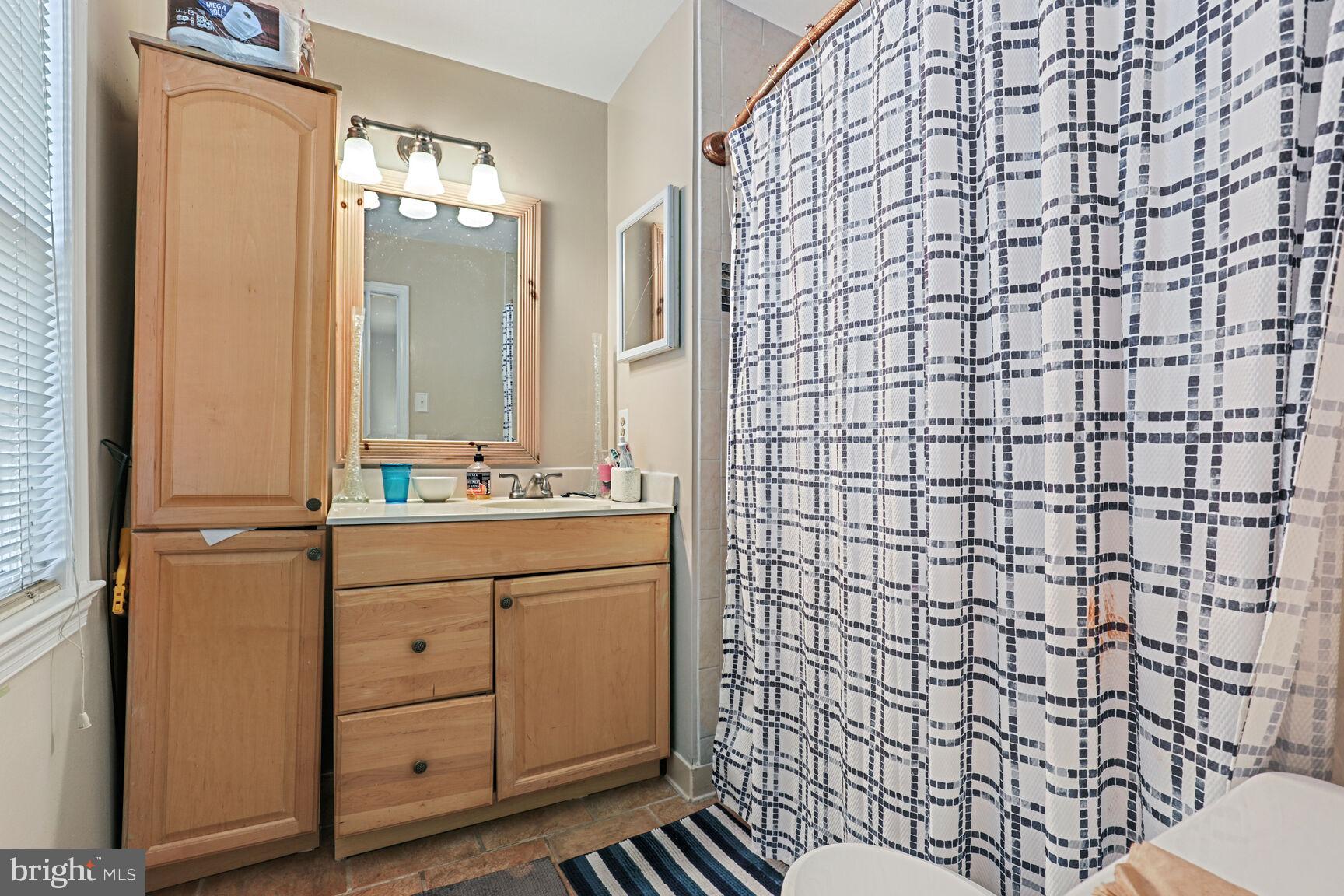 8076 Powderbrook Lane Springfield, VA 22153 - Photo 17 of 20 Gallery Image 17