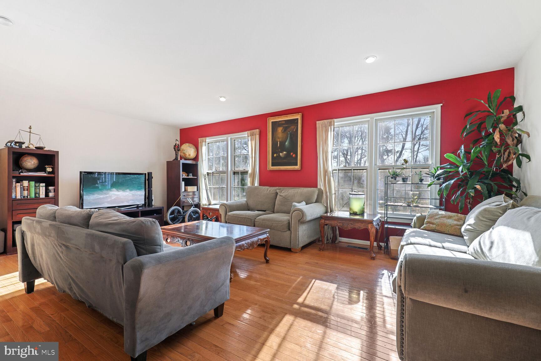 8076 Powderbrook Lane Springfield, VA 22153 - Photo 3 of 20 Gallery Image 3