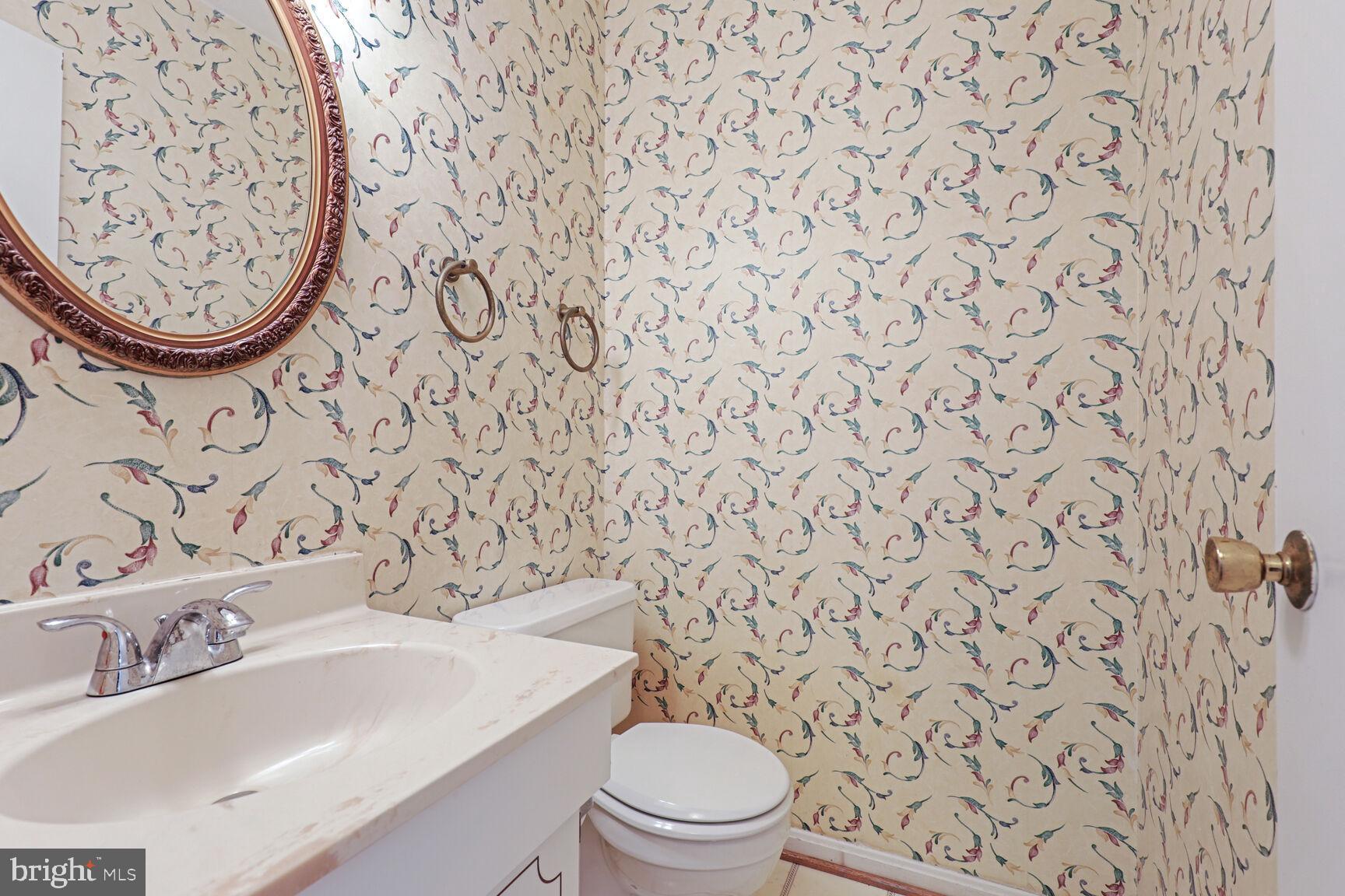 8076 Powderbrook Lane Springfield, VA 22153 - Photo 8 of 20 Gallery Image 8