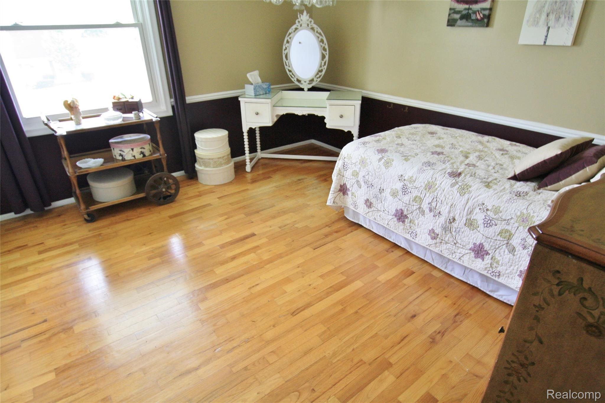 3166 Red Barn Road Flint, MI 48507 - Photo 28 of 34 RedBarn 052.JPG