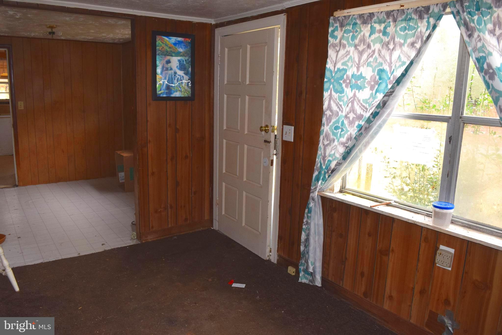 1144 Jackson Road Bumpass, VA 23024 - Photo 20 of 42 Living Room